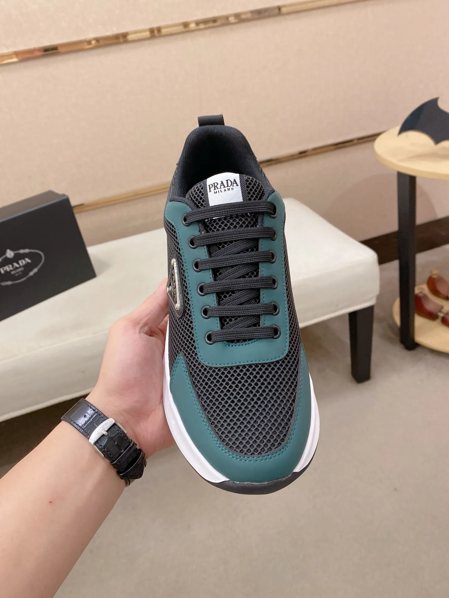 Men's men's shoes💰: 440💰[Prada～Prada] Trendy new styles are on the market. Same style as the official website. Counter quality. Original version. [Strong] [Strong] Imported selected first-layer cowhide. Comfortable and breathable sheepskin lining, fine workmanship, upper layer made of 100% pure cowhide, original last shape, comfortable on the feet, shoe sizes 38 to 44